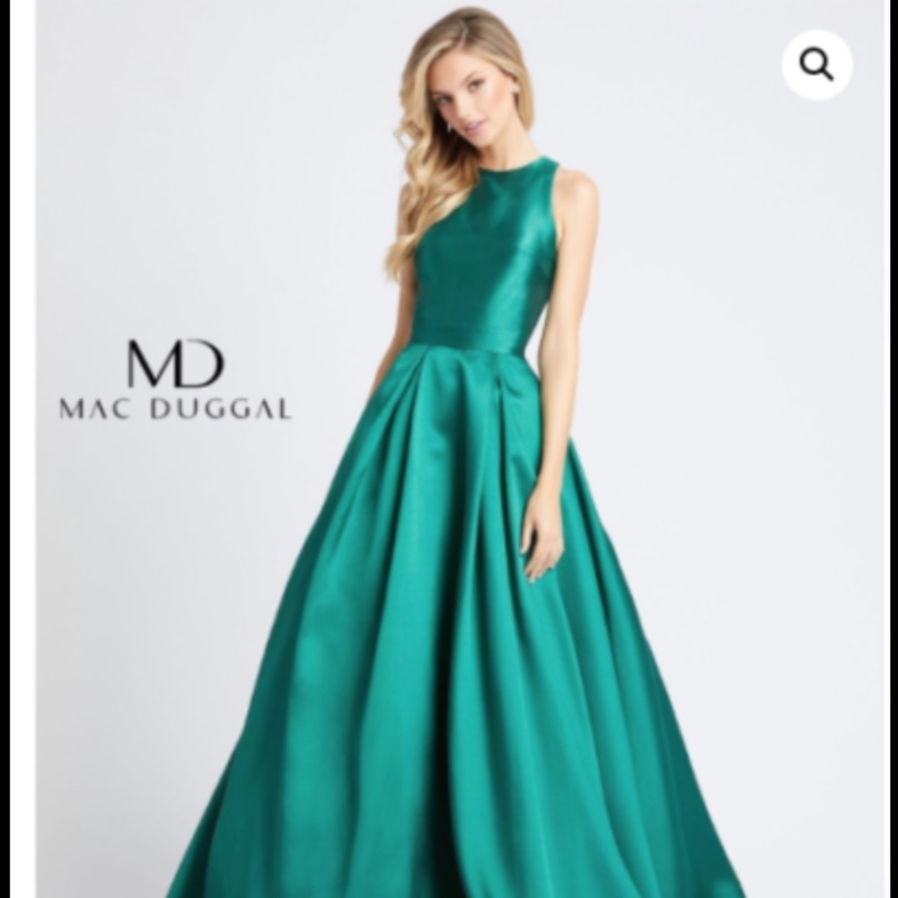 Mac Duggal elegant Green Gown
